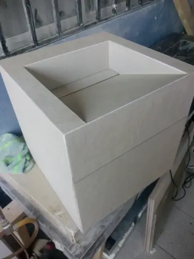 Lavamanos realizado en porcelanato elegante - miniatura 1