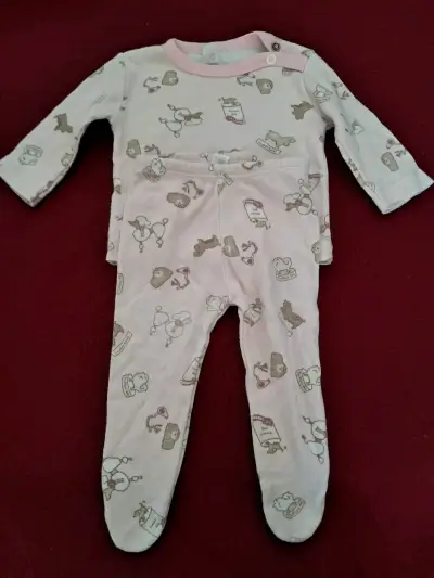 Conjunto de pijamas para bebé con estampado - miniatura 1