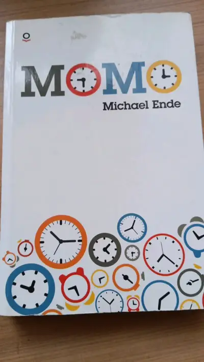 Libro 'Momo' de Michael Ende - miniatura 1