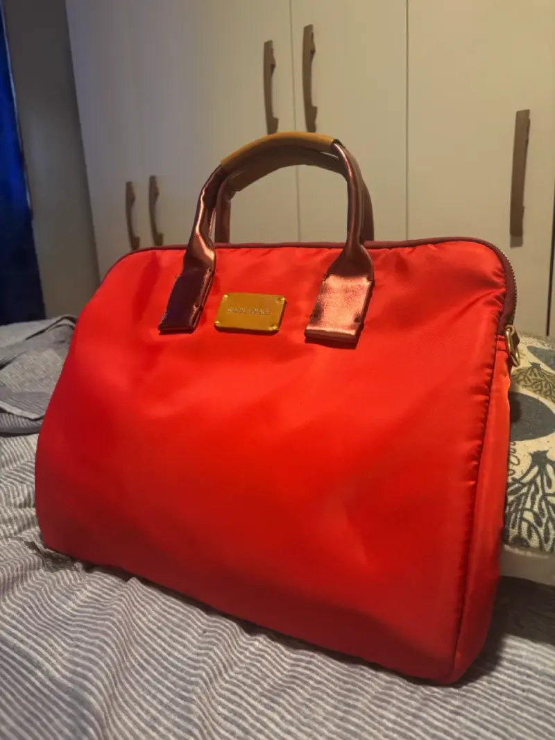 Bolsos y mochilas todas nuevas - 2