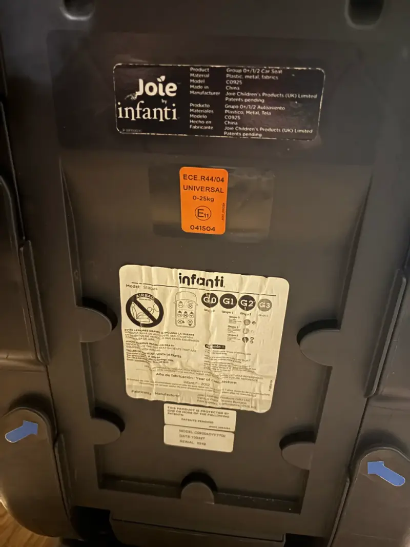 Silla de auto para bebé Infanti negra y amaril - 4