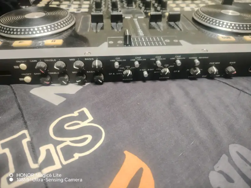 Controlador DJ American Audio VMS4 - 2