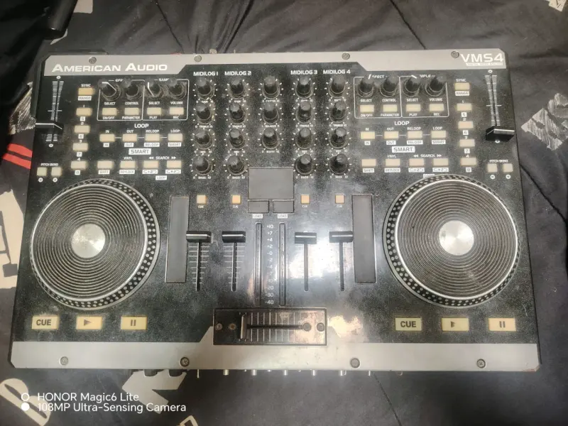 Controlador DJ American Audio VMS4 - 3