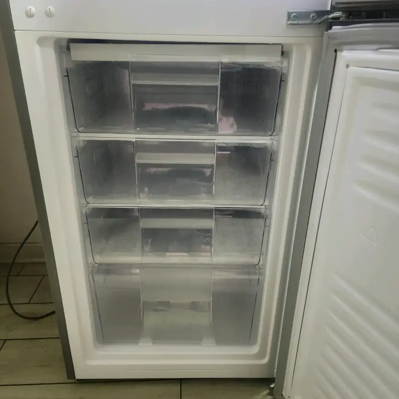 Refrigerador Mademsa de acero inoxidable - 3