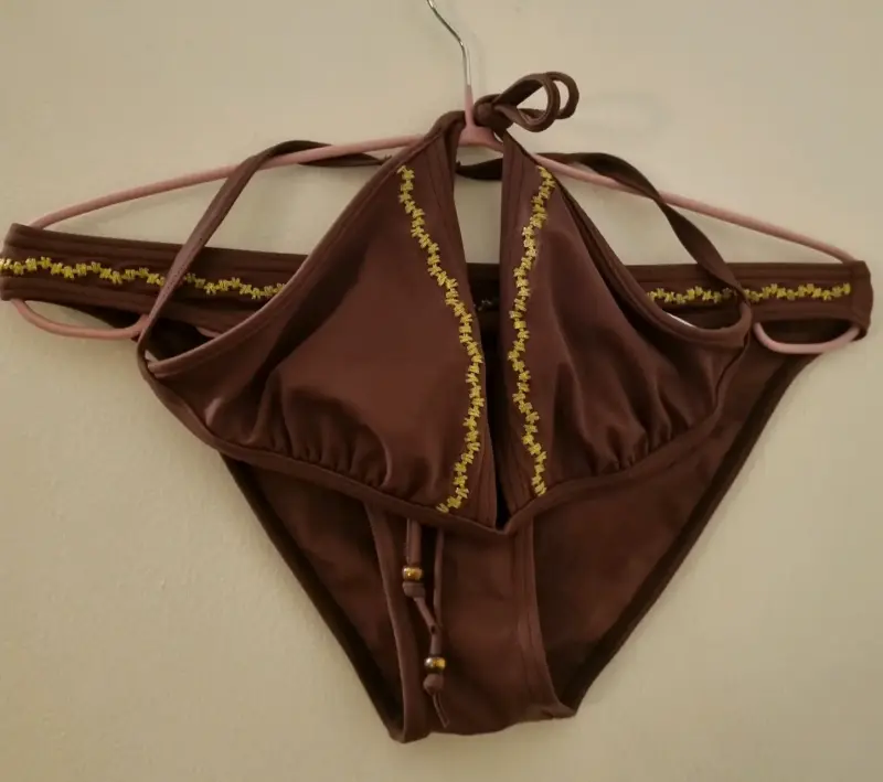 Bikini marrón con detalles bordados - 1