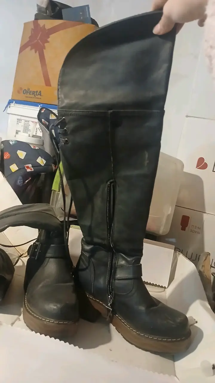 Botas Altas Negras de Cuero para Mujer - 1