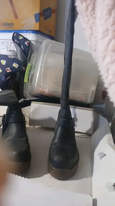 Botas Altas Negras de Cuero para Mujer - miniatura 2