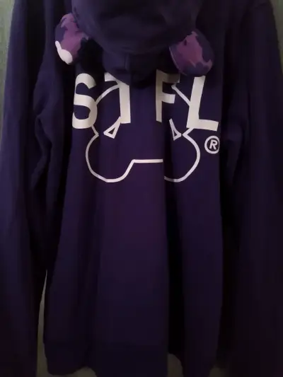 Polerón morado con capucha y diseño floral Stilflo - miniatura 4