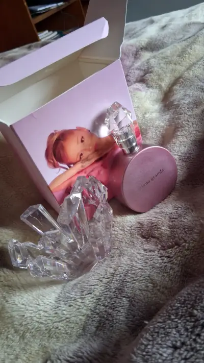 Perfume Ariana Grande R.E.M. Cherry Eclipse 100 ml - miniatura 1