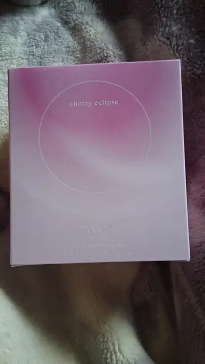 Perfume Ariana Grande R.E.M. Cherry Eclipse 100 ml - miniatura 4