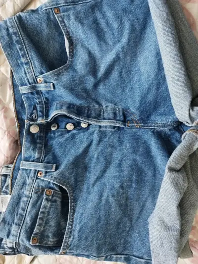 Shorts de mezclilla Levi's 501 para mujer - miniatura 3