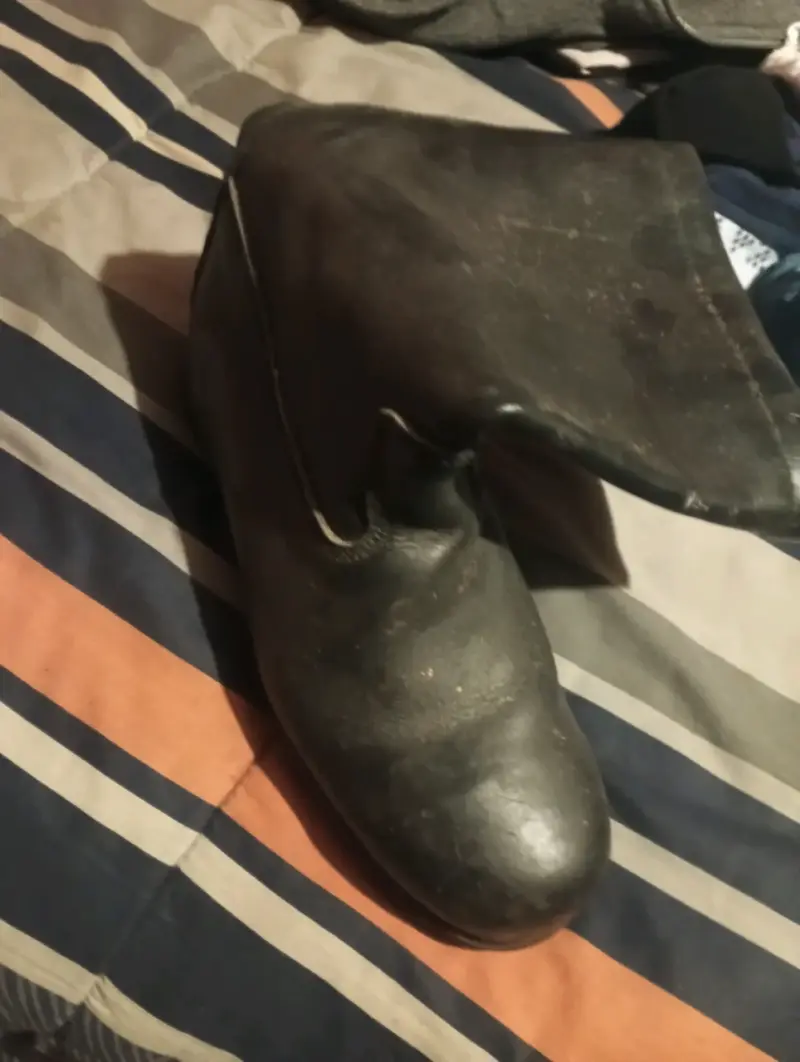 Botas de cuero negro para hombre en buen estado - 5