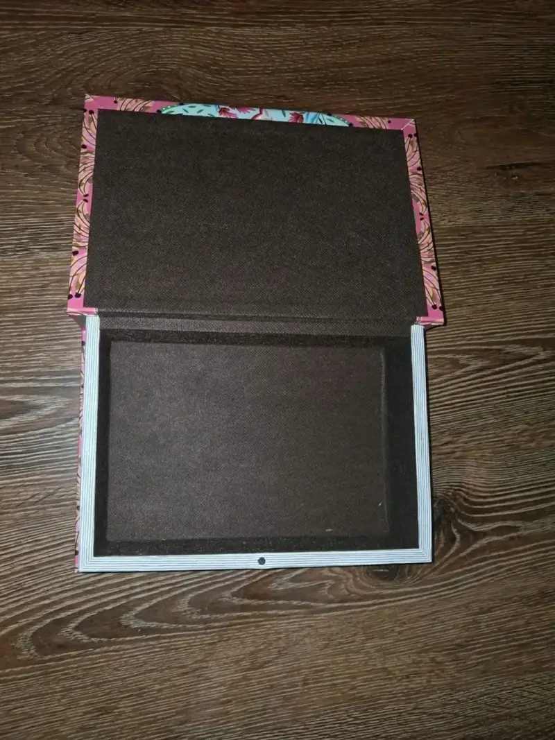 Caja decorativa con diseño de ave - 2