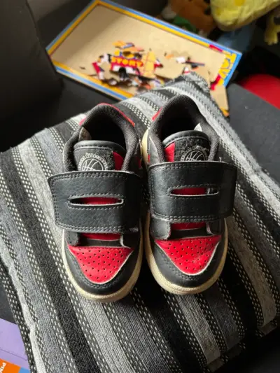 Zapatilla adidas - miniatura 1