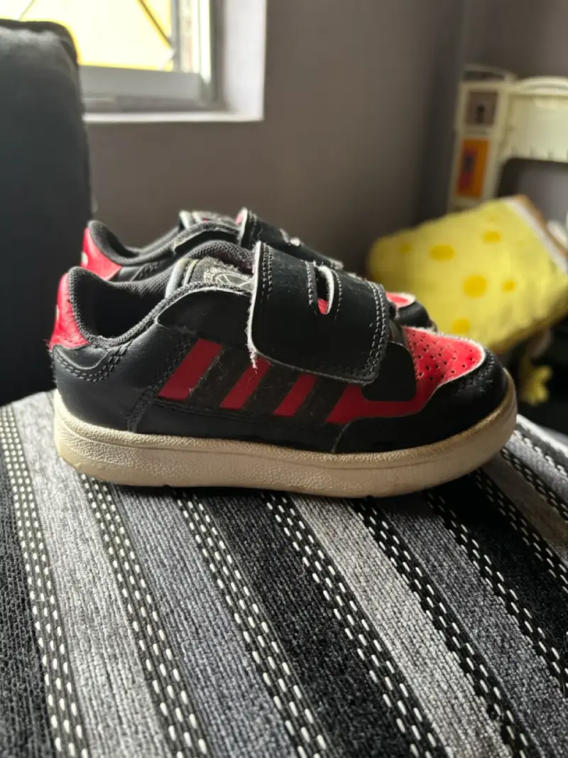 Zapatilla adidas - 2