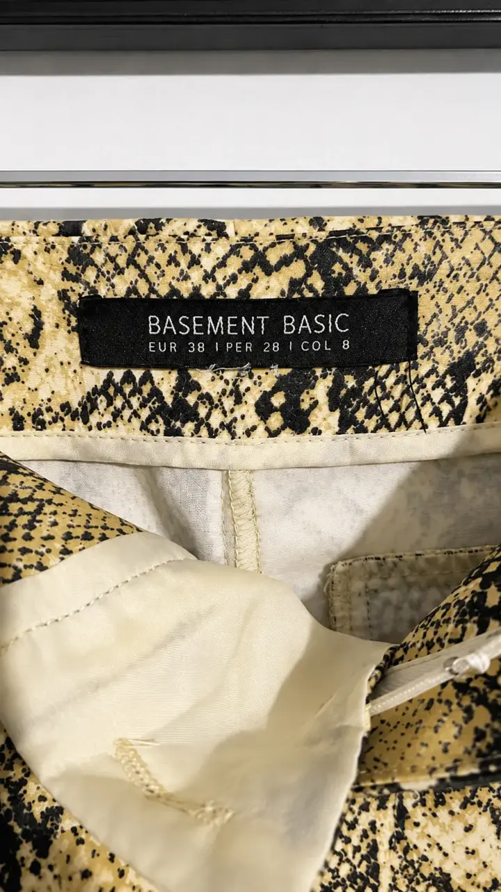 Pantalones estampado serpiente Basement Basic - 3