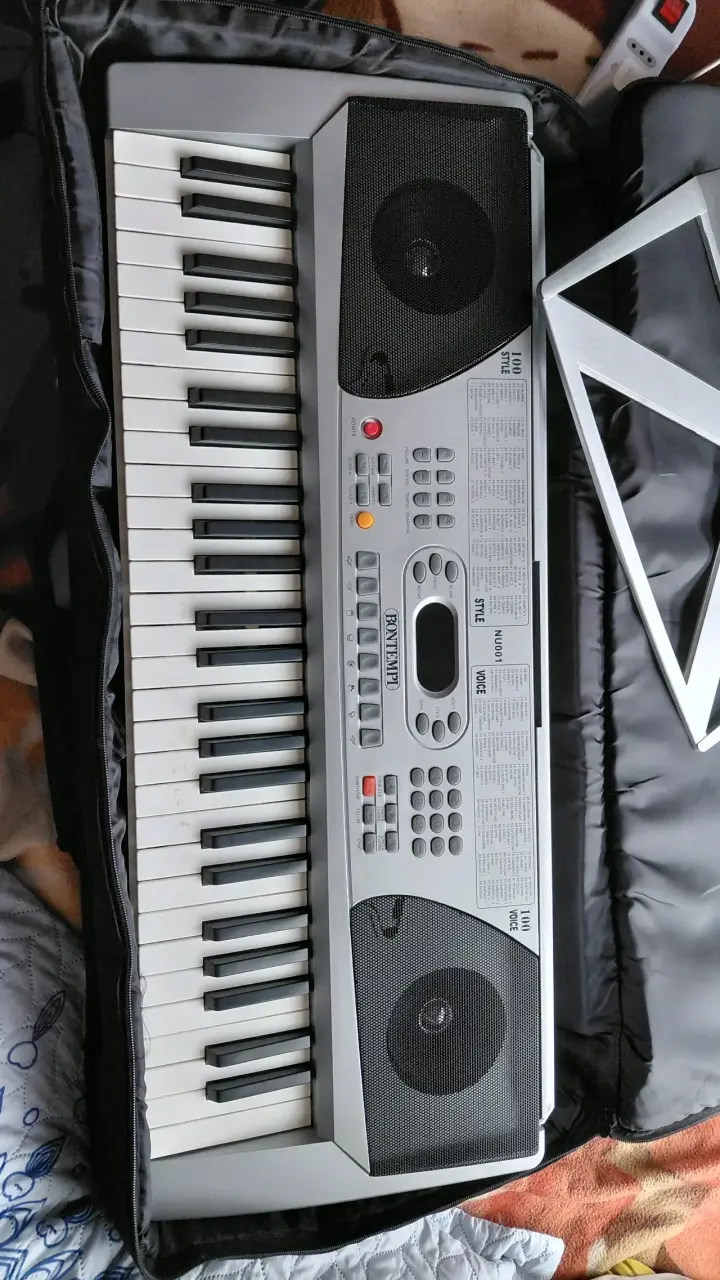 Teclado electrónico BonTempi con funda y adaptador - 1