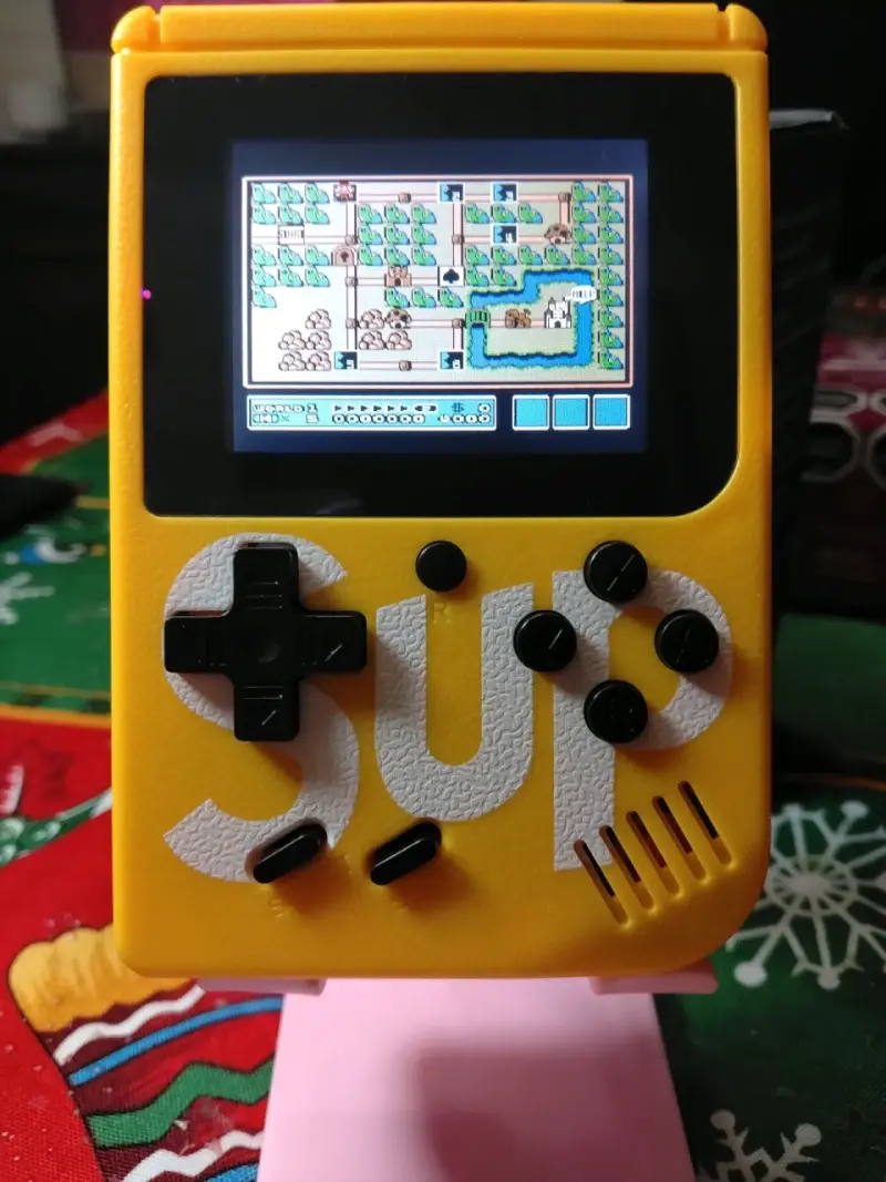 Consola retro 8 bits portátil retro SUP amarilla - 2
