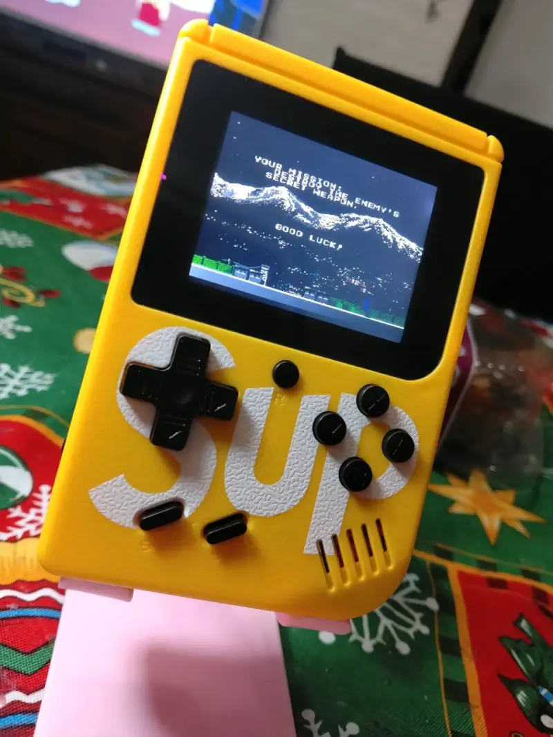Consola retro 8 bits portátil retro SUP amarilla - 4