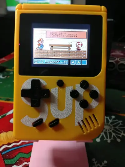 Consola retro 8 bits portátil retro SUP amarilla - miniatura 5