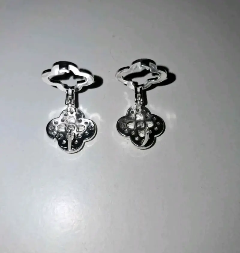 Pendientes de plata con diseño floral y brillantes - 2