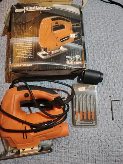 Sierra caladora Gladiator SK 455/1 con accesorios - miniatura 1