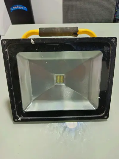 Reflector LED recargable amarillo 50W - miniatura 1
