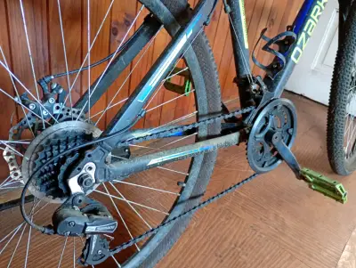 Bicicleta de montaña Ozark Trail con suspensión - miniatura 3