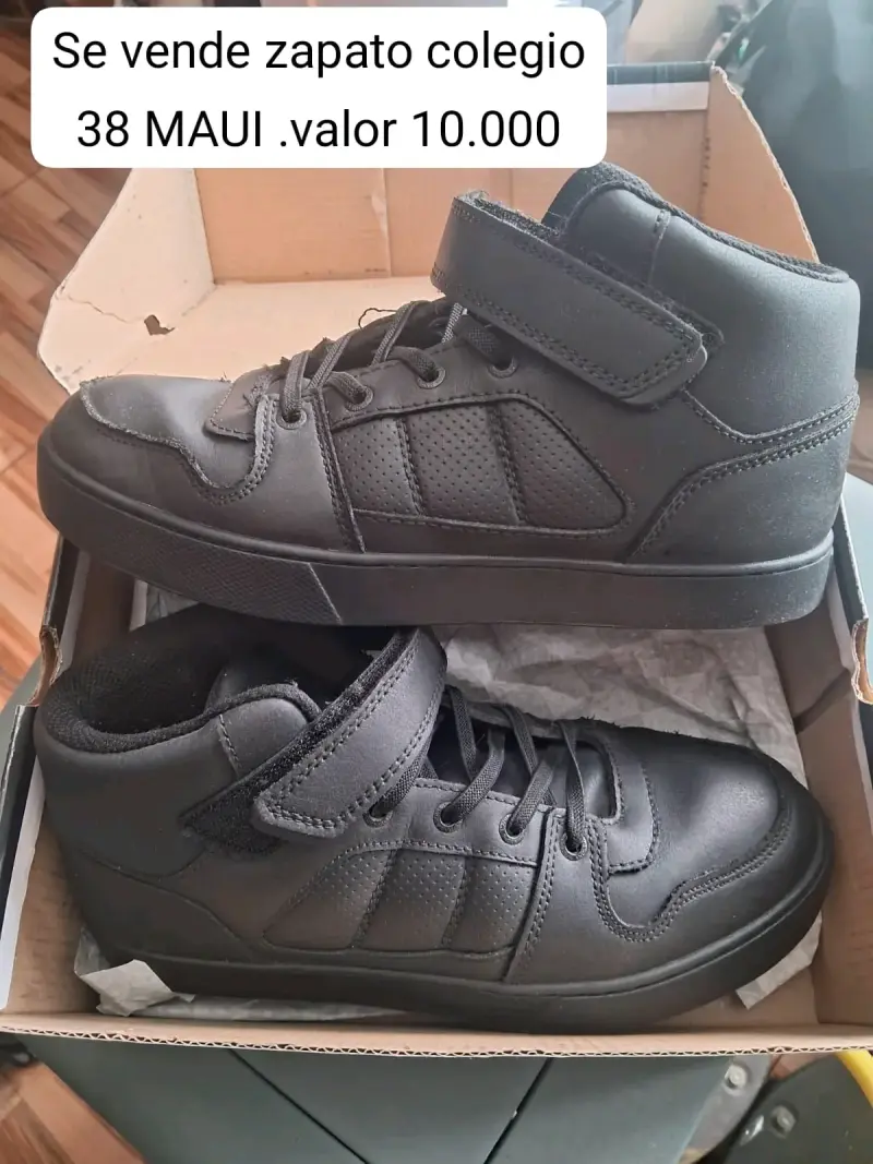 Zapatos escolares negros talla 38 Maui