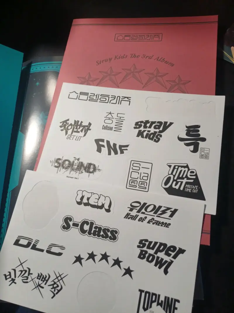 Álbum Stray Kids S-Class - 2