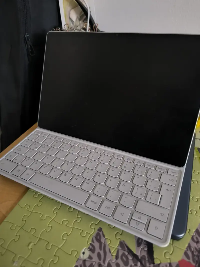 Tablet Lenovo Idea Tab Plus con teclado y lápiz - 4