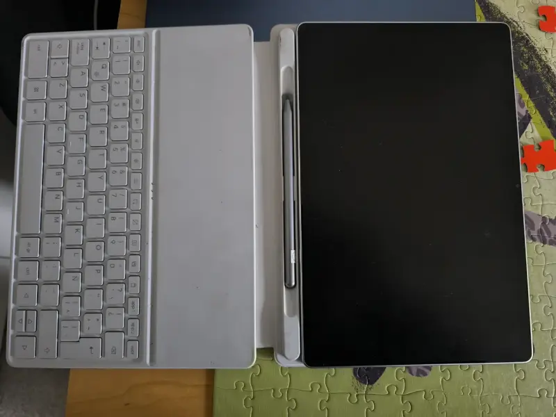 Tablet Lenovo Idea Tab Plus con teclado y lápiz - 6