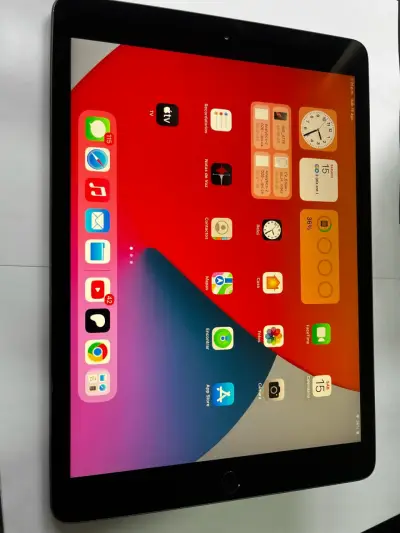 iPad de 10.2 pulgadas en buen estado - miniatura 1