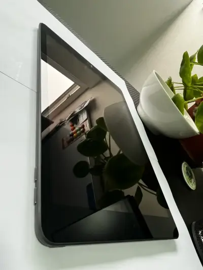 iPad de 10.2 pulgadas en buen estado - miniatura 4