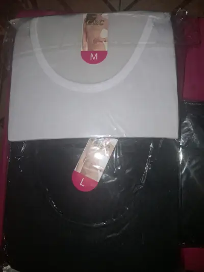 Camisetas De Niñas y Niño Y Mujer De Polar - miniatura 1