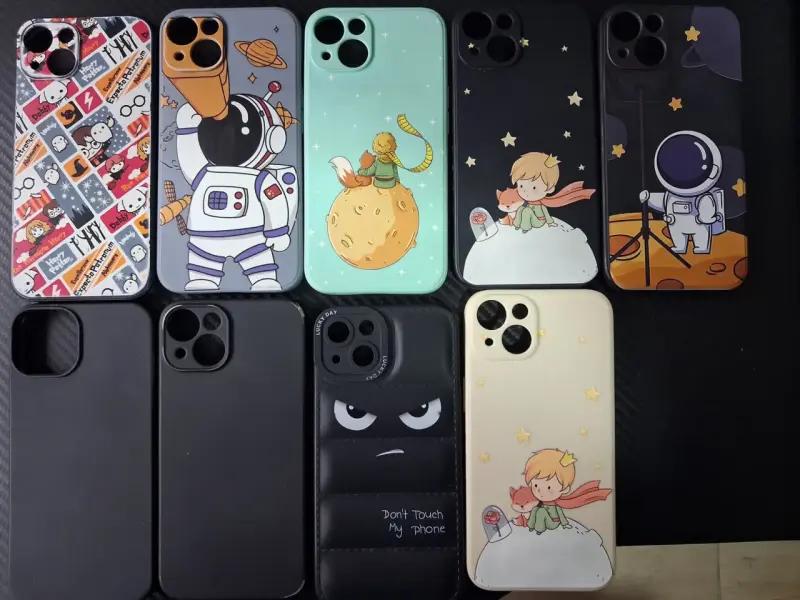 iPhone 13 128GB con fundas temáticas - 2