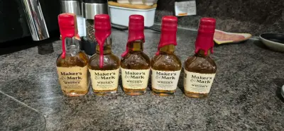 Set de mini botellas de whisky Maker's Mark - miniatura 1