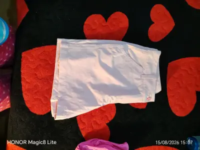 Shorts blancos de algodón para mujer - miniatura 1