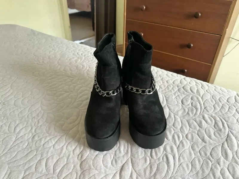 Botines de plataforma negros con cadena - 2