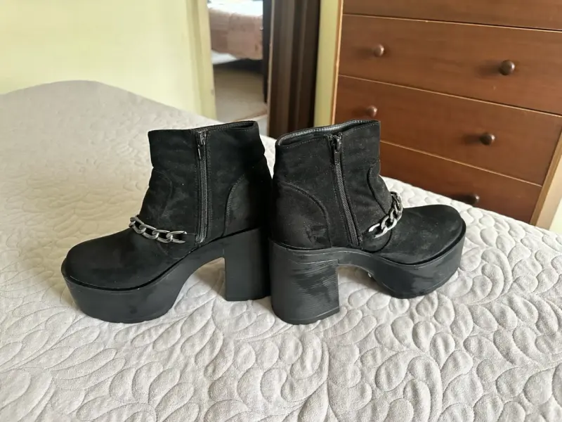 Botines de plataforma negros con cadena - 3