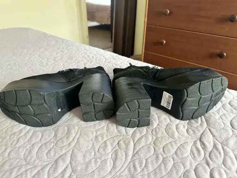 Botines de plataforma negros con cadena - 4