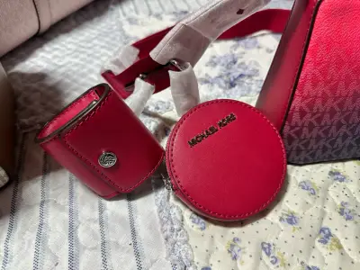 Cartera Michael Kors degradé con accesorios - miniatura 3