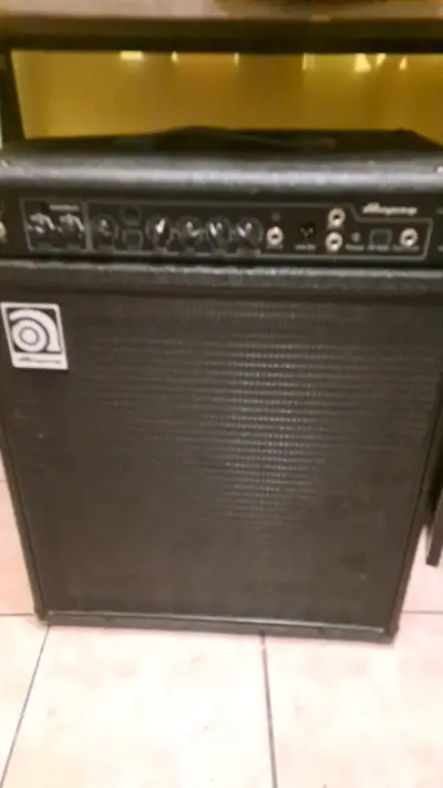 Amplificador de bajo Ampeg BA-112 - miniatura 1