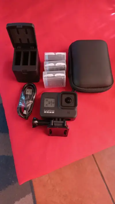 Cámara de acción GoPro Hero 8 Black con accesorios - miniatura 3
