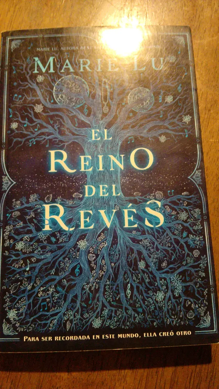 Libro 'El Reino del Revés' de Marie Lu