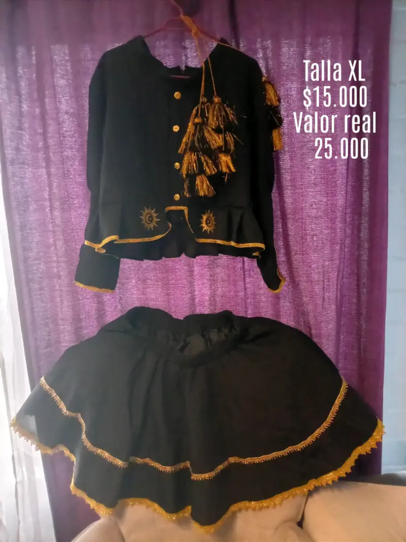 Traje típico chileno talla XL con detalles dorados