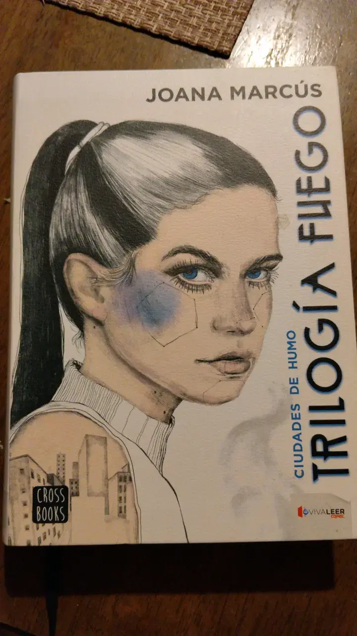 Libro 'Trilogía Fuego' de Joana Marcús