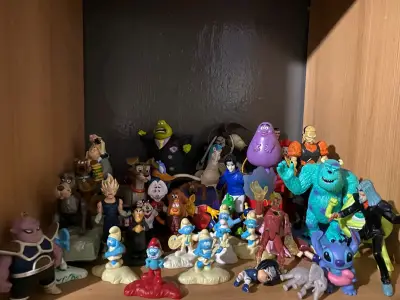 Lote de figuras coleccionables - miniatura 1