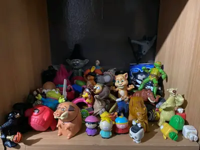 Lote de figuras coleccionables - miniatura 3
