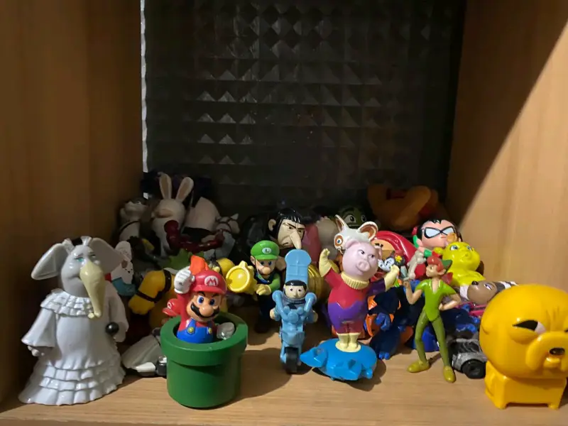 Lote de figuras coleccionables - 4